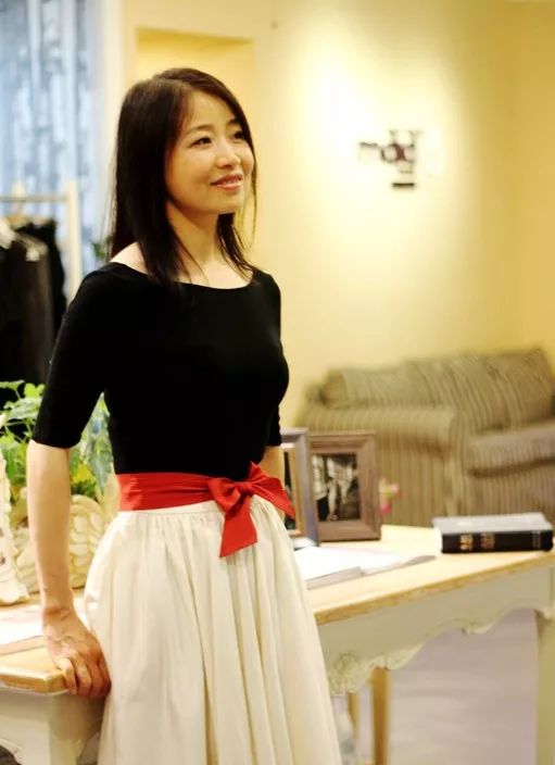 女人的美，是活出有礼有节的人生