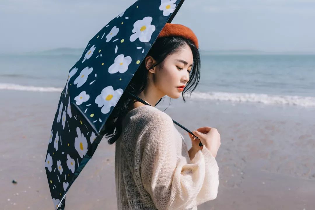 可以装进口袋的防晒伞，比强效防晒霜还管用