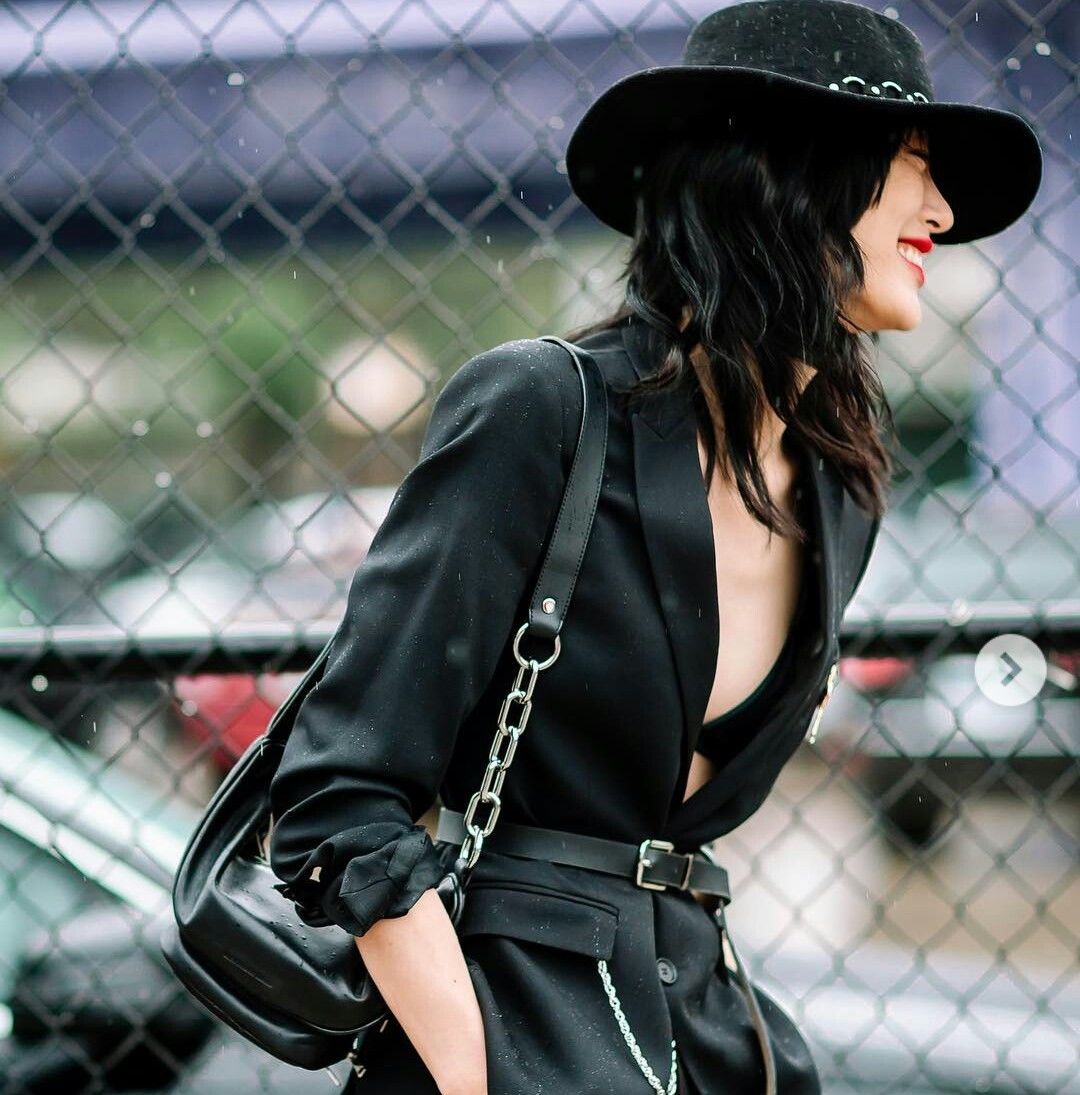 吴宣仪穿深v长裙,吴宣仪深v长裙