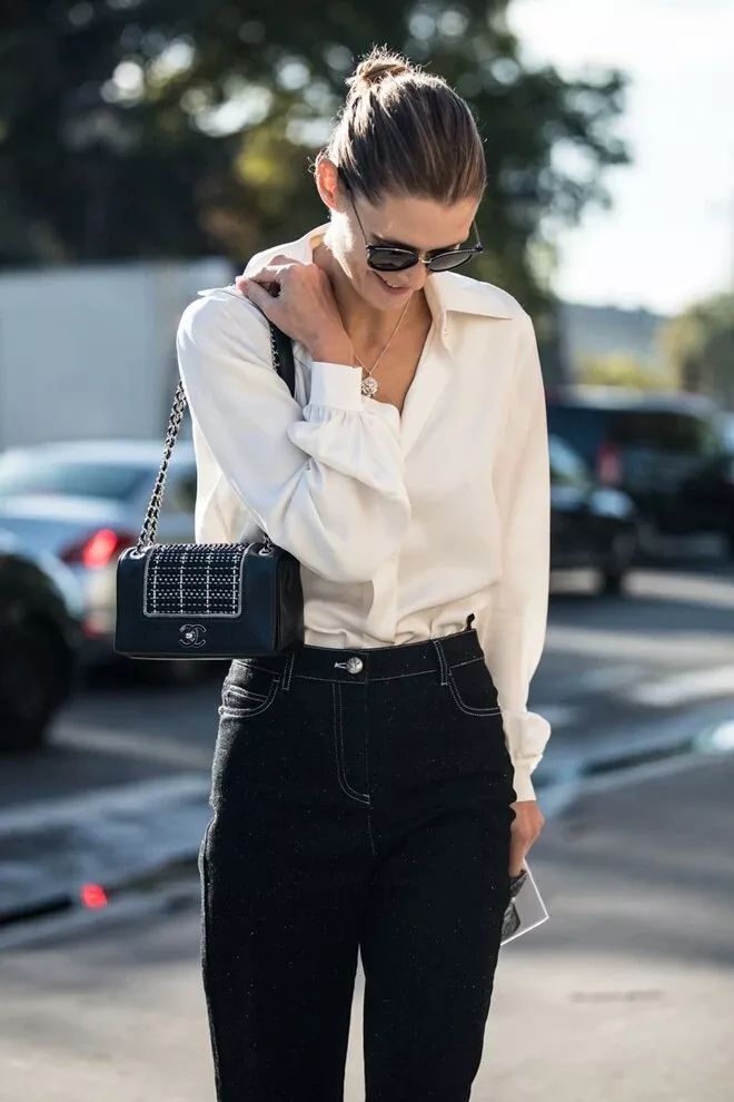 吴宣仪穿深v长裙,吴宣仪深v长裙