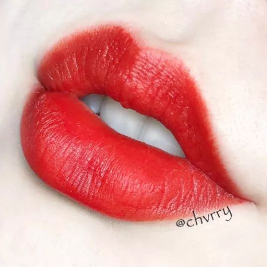 男生一般喜欢什么颜色的口红,男生喜欢什么味道的口红