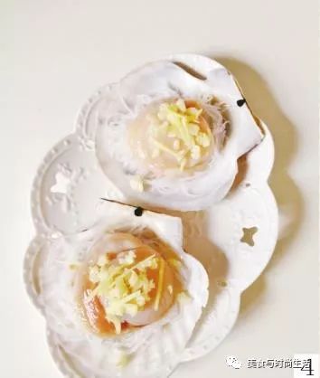 蒜蓉粉丝蒸扇贝好吃有诀窍,蒜蓉粉丝蒸扇贝教程宵夜必备