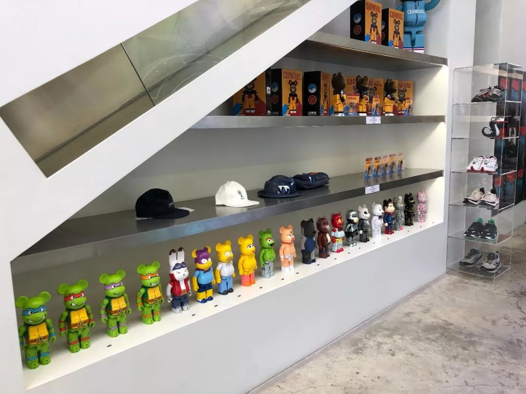 泰国最大球鞋店,泰国曼谷球鞋实体店