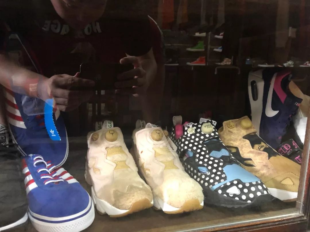 泰国最大球鞋店,泰国曼谷球鞋实体店