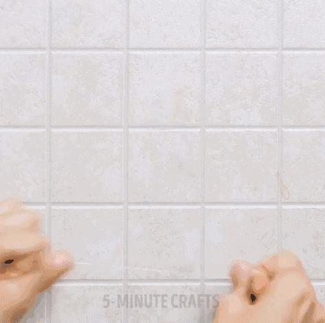 家里墙壁发霉怎么快速去除,墙壁发霉有很多小虫子怎么去除