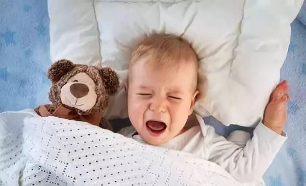 幼儿高温惊厥异物卡喉怎么办,小孩发烧抽搐妈妈将手伸进嘴里