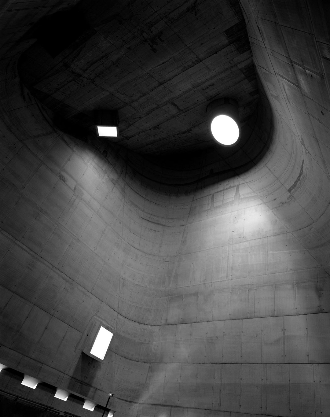 房子在她的镜头里变得生动，来看建筑摄影师埃莱娜30年作品展