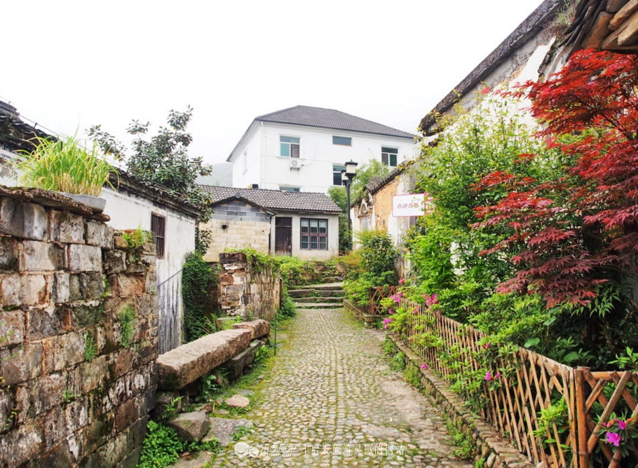 隐藏大山深处的小村庄,一个山清水秀的美丽小村庄