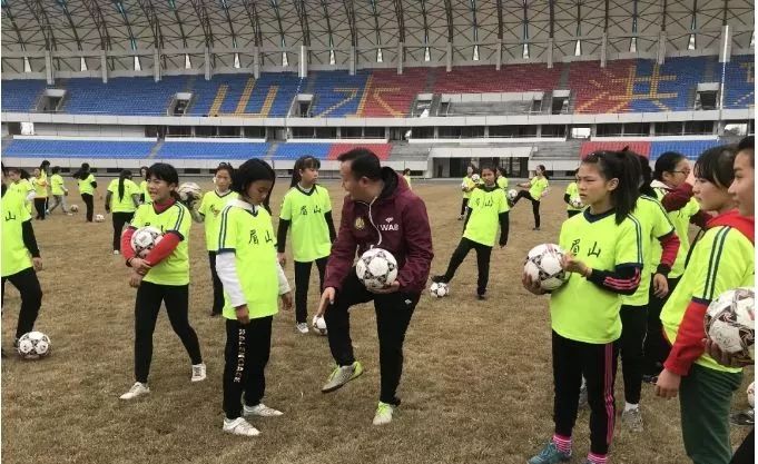 又胜了！洪雅这群姑娘小伙，你们真棒！