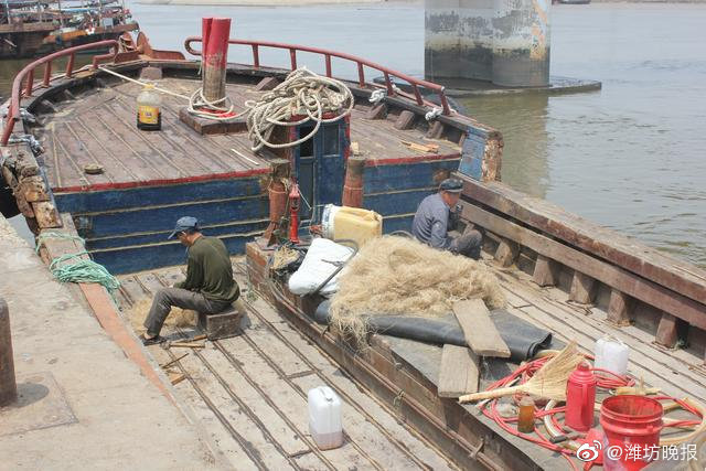 休渔时节港内停泊超3000艘渔船,休渔期即将结束千艘渔船整装待发