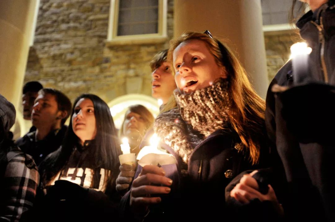 美国是怎么应对性犯罪者出狱的？