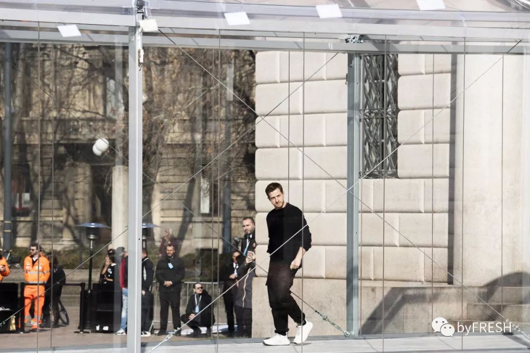 想成为一个富有的人,希望自己成为一个会赚钱的人