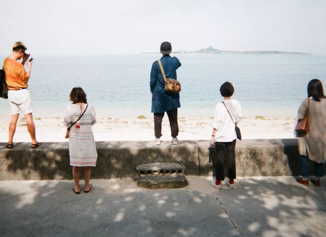 我们的海边outing：每个人的旅行箱里有什么？