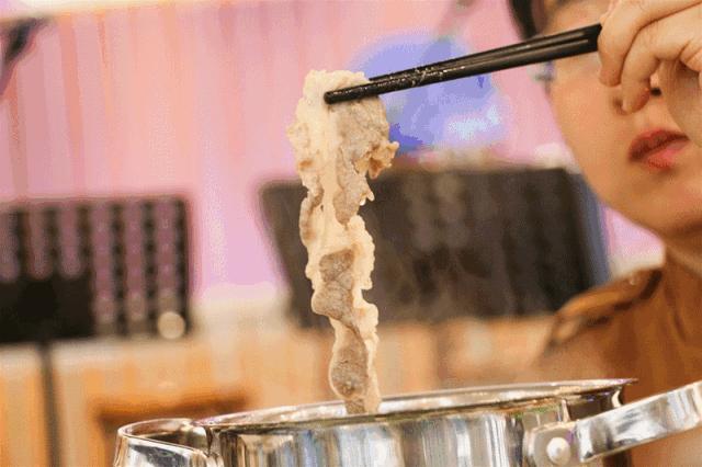 海鲜随便吃…还奖100块？遇上哈尔滨这家新店开业，减肥*党**哭了