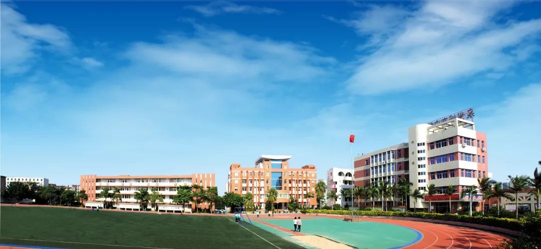 20年跻身省示范高中，中高考公办前茅！泉州这位校长，有话跟你说…