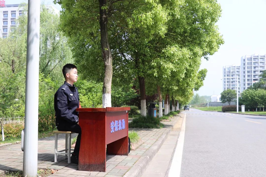 在警察学院的一天,在看守所体验一天生活