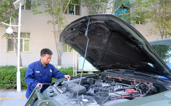 劳动最光荣消防员,劳动最光荣为勤劳的人们点赞