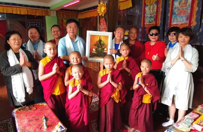 不丹尼泊尔哪个古老,雪山王国尼泊尔不丹