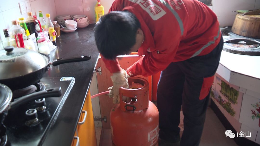 怎么叫人送液化气上门,一个电话立马上门送液化气