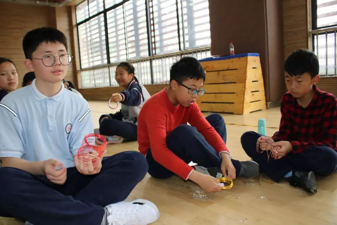 快乐体验快乐成长,快乐体验成长绘画二年级