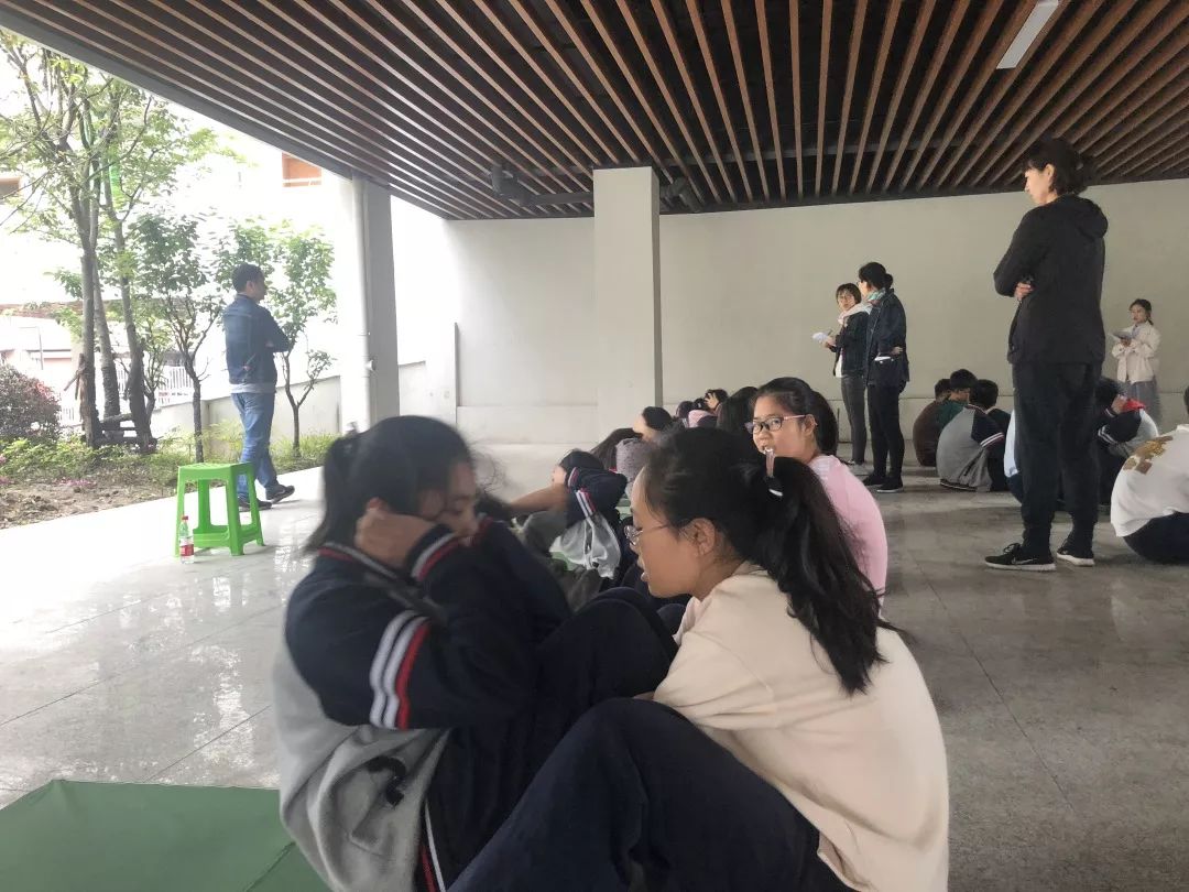 快乐体验快乐成长,快乐体验成长绘画二年级