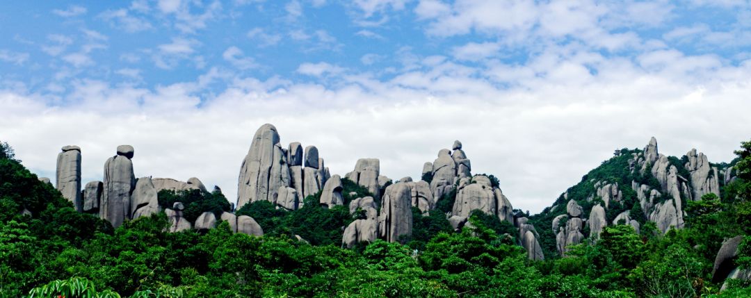 有海上天湖佛国仙都之美誉的城市,游玩一座神奇山