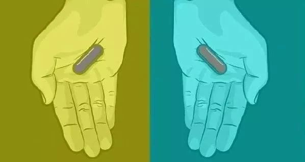 为什么绿灰色的鞋子有人是粉白色,粉白灰绿鞋子原本是什么颜色