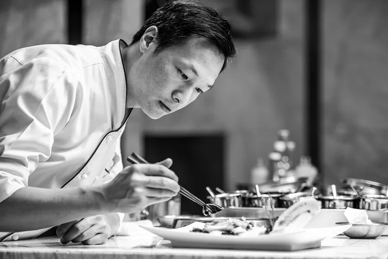 曾任职米其林一星！20年经验大厨匠心打造！JW万豪酒店74道港式料理畅吃宴！