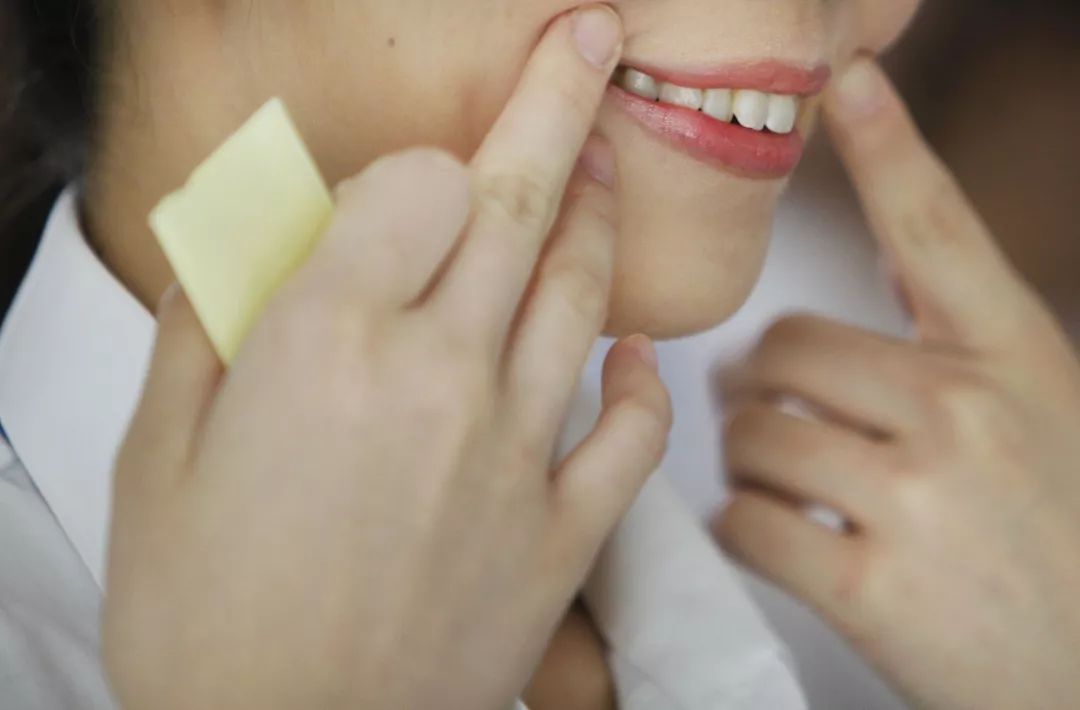 中国空姐为什么都要年轻漂亮,中国空姐为什么好看