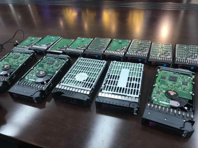 南京警方侦破特大制售假冒名牌服务器硬盘案：国外几百元收购废旧硬盘，翻新后“傍名牌”几千元卖出