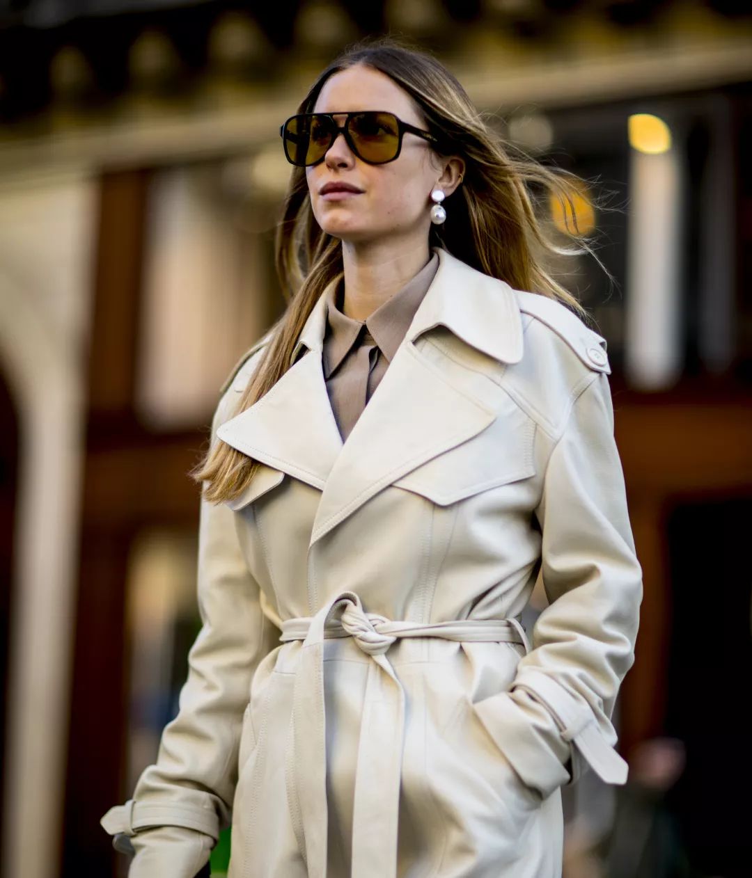 都在看MetGala的群魔乱舞，我却被哈卷的珍珠耳环给吸走！