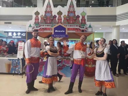 今天，60多家世界电商云集郑州！2万多种全球好货来到家门口！