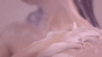 皮肤清洁出黑色的东西,皮肤挤出白色膏状很臭怎么办