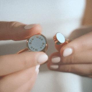 林允驱蚊手环测评,林允儿戴的银手环