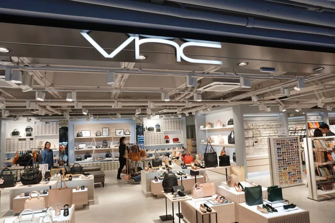 泰国有什么值得买的包,泰国必吃的十大潮牌