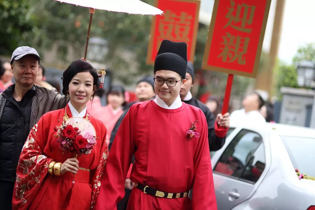 火锅3折!大牌口红199元!狮子桥被南京人围堵了!