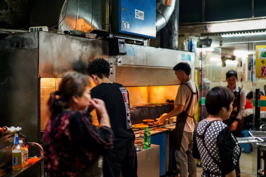 拦江路江边宵夜,拦江路夜宵