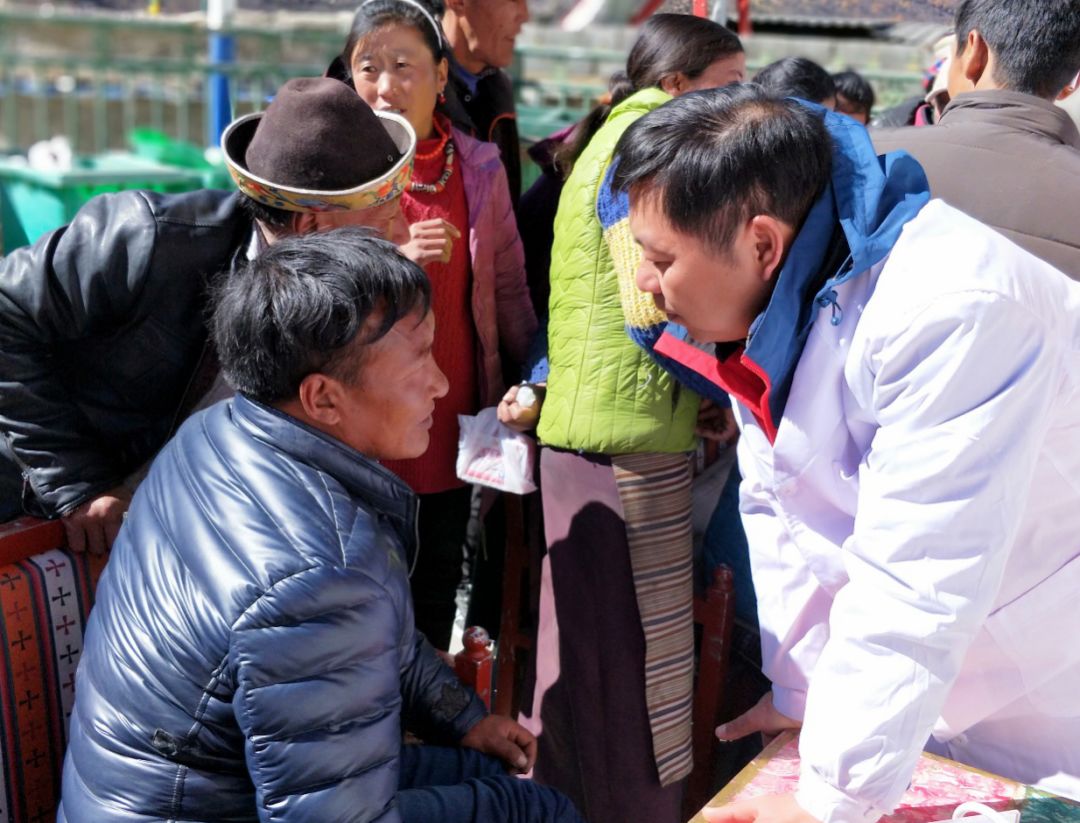 【感人】打动你的15个暖心医护故事...赚足眼泪~