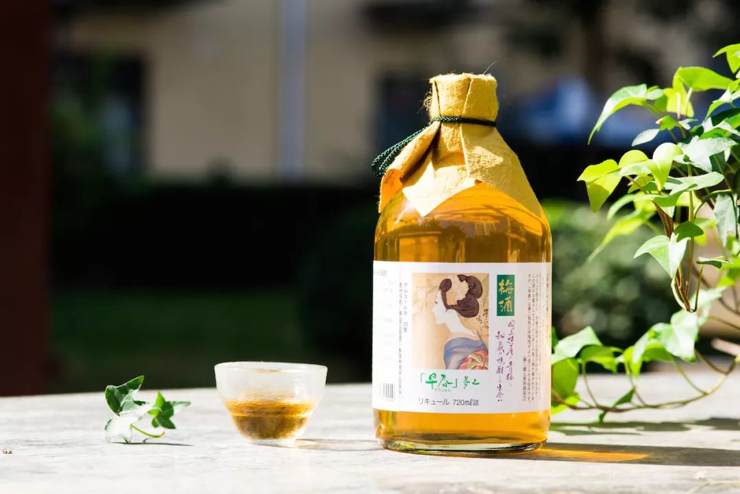 别感叹空留遗憾,趁现在带上好酒陪父亲喝两杯