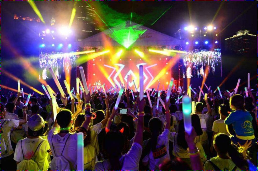 百万大学青年免费狂欢!AJ鞋展、街球大神空降,超多福利拿到手软!