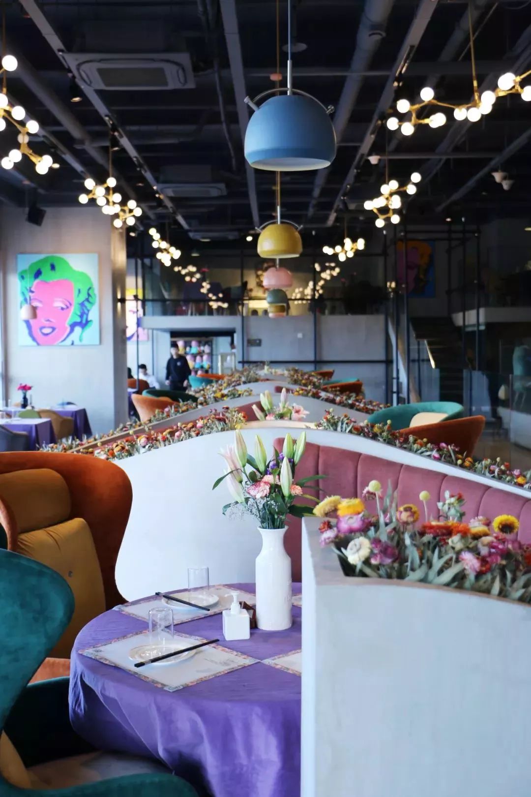 百万大学青年免费狂欢！AJ鞋展、街球大神空降，超多福利拿到手软！