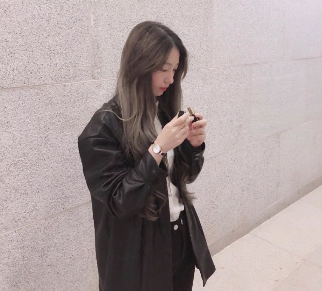 名表和包包档次对比,买个名牌包就要配名表是什么心理