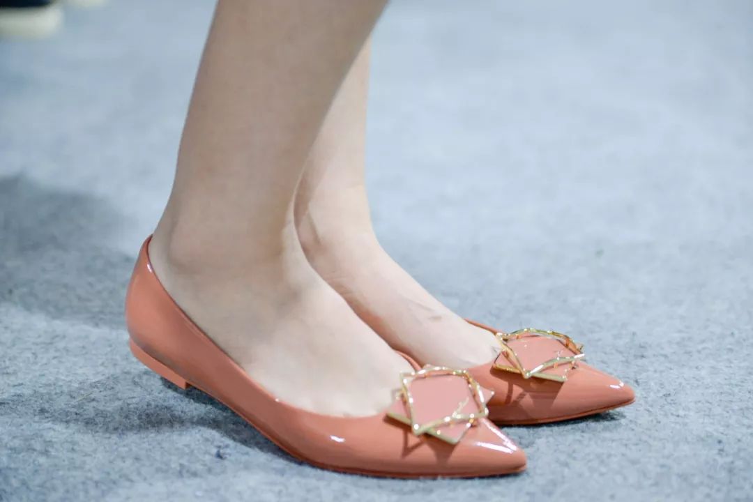 金利来1折店,金利来买一送一特卖活动