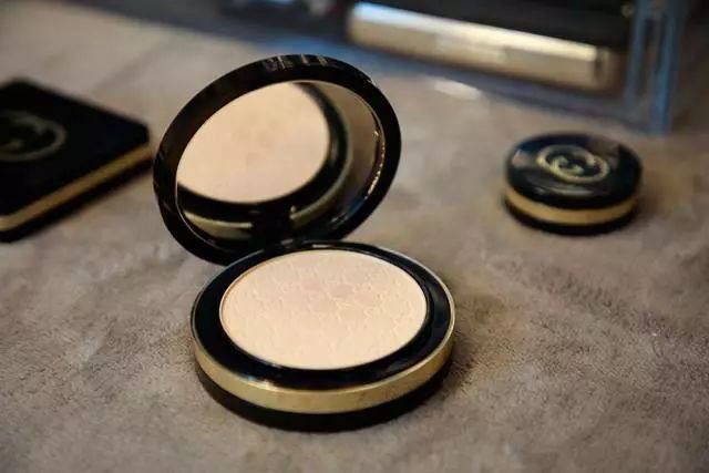 gucci彩妆线,颜值在线的彩妆测评