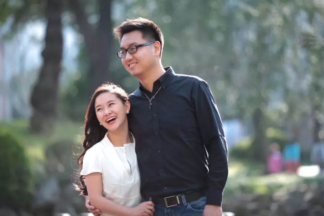 她地震中失去双腿,她在汶川地震失去双腿及女儿