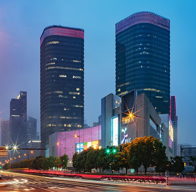 浦东新地标480米,上海浦东逛吃一条街