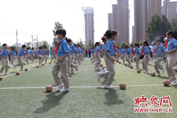 校园足球嘉年华完整版,开封二师附小足球比赛