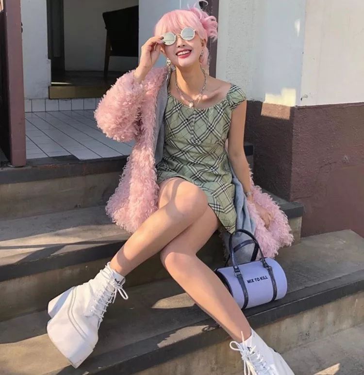 保姆级拍照姿势很火,保姆级拍照动作教程