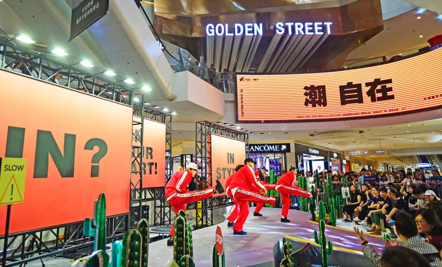 一波广告牌引爆天津，高街硬核登场玩转神级营销