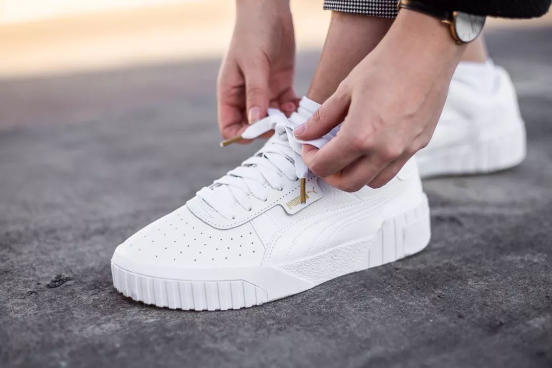 你为什么会买白色鞋？│《每周冷门球鞋大赏》